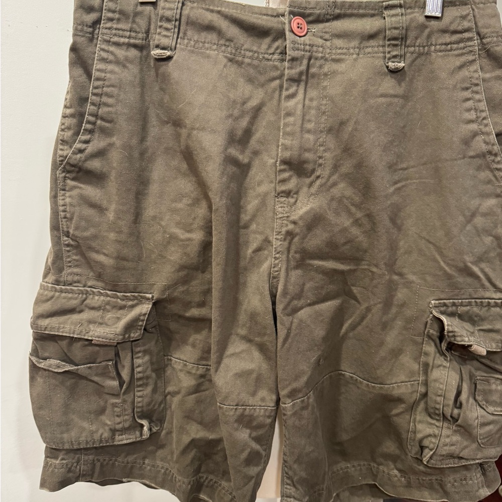 Men's Olive Cargo Shorts - Picture 3 of 6